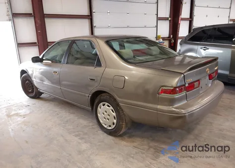 1998 Toyota Camry Le из США, поврежденный, VIN 4T1BG22K9WU378717